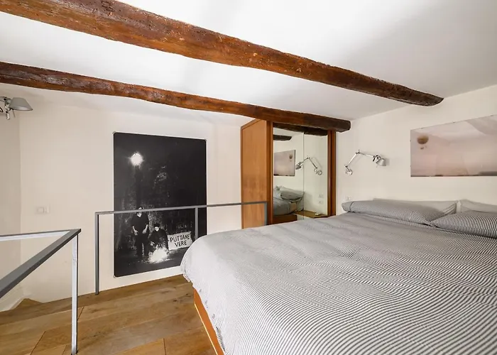 Vespa Apartment